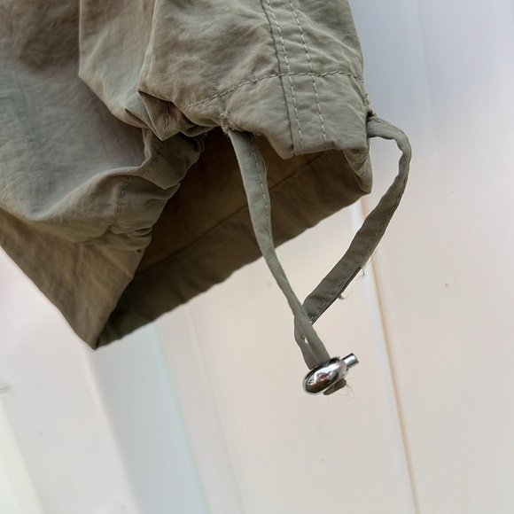 Parachute Pants Army Green with draw string waist and pant let, 3 pocket size M - Picture 6 of 10